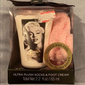 Marilyn Monroe Socks and Foot Cream